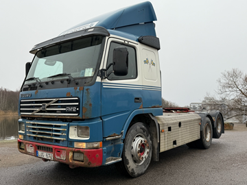 Dragbil Volvo FM12 6X2 -1999 med hydraulik | Reparationsobjekt