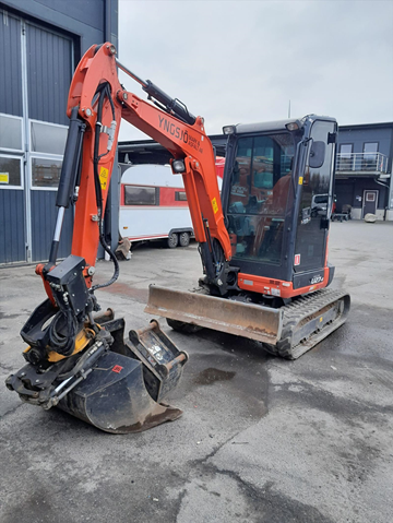 Grävmaskin Kubota U27-4 med tiltrotator och skopor, -2023