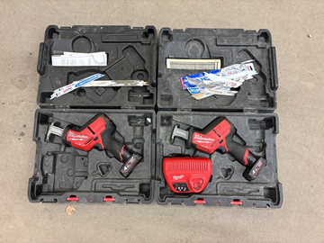 2 st kompakta tigersågar Milwaukee M12 CHZ