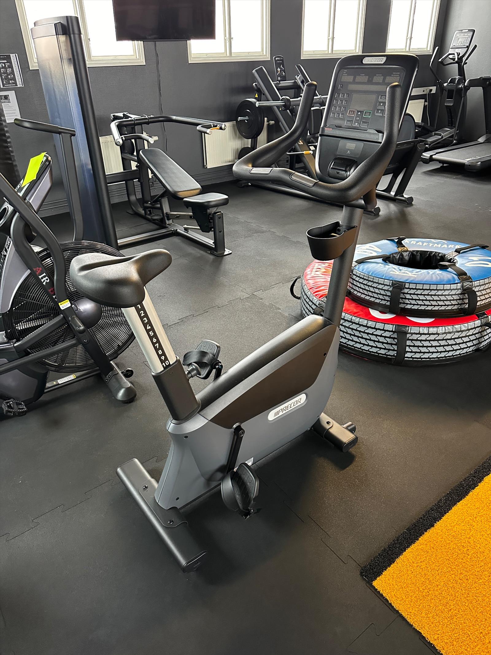 Upright Cycle Precor UBK 635 63256 via konkursauktion Budi Auktioner