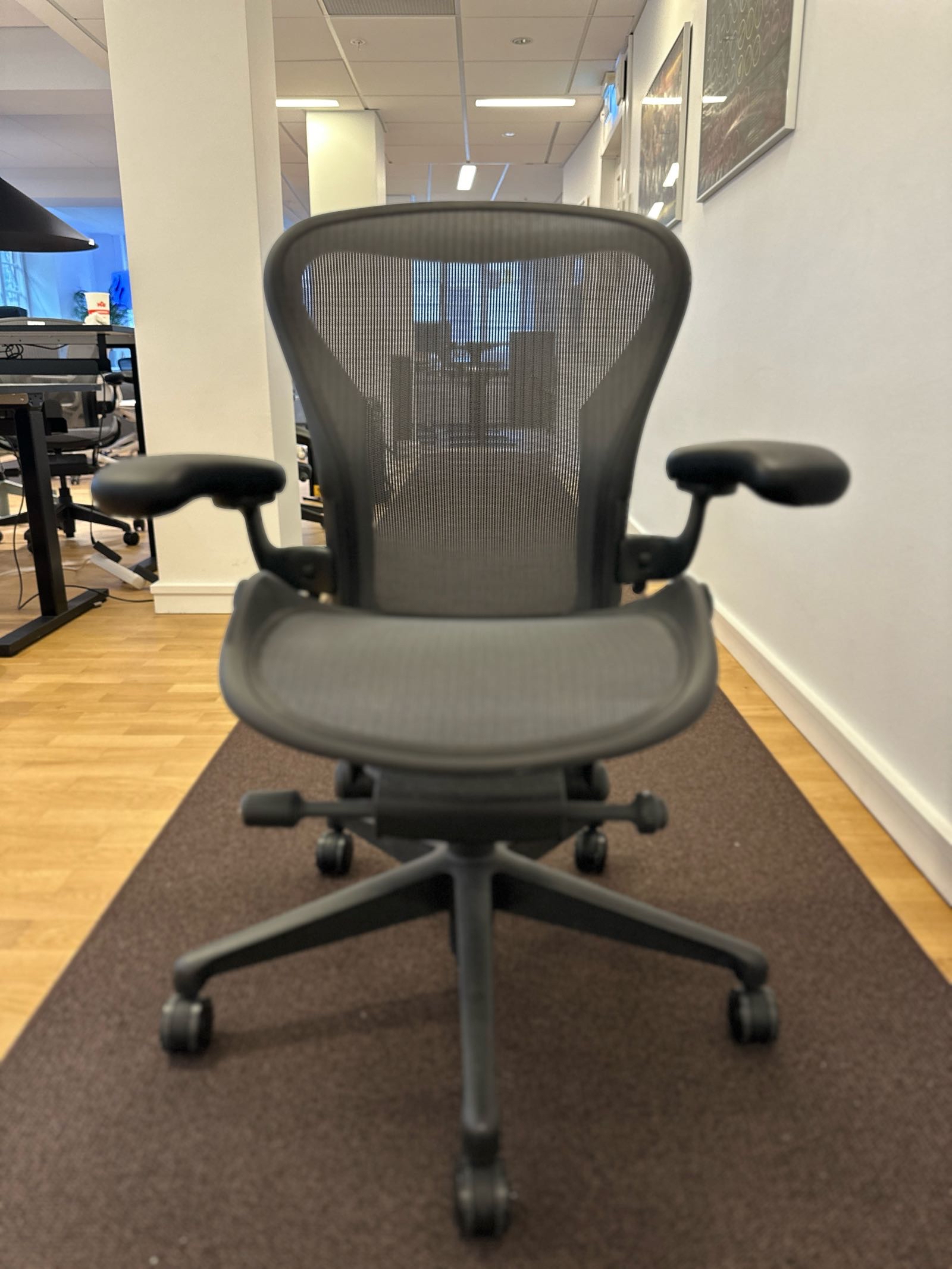 Kontorsstol Herman Miller Aeron m rkgr 60105 via konkursauktion