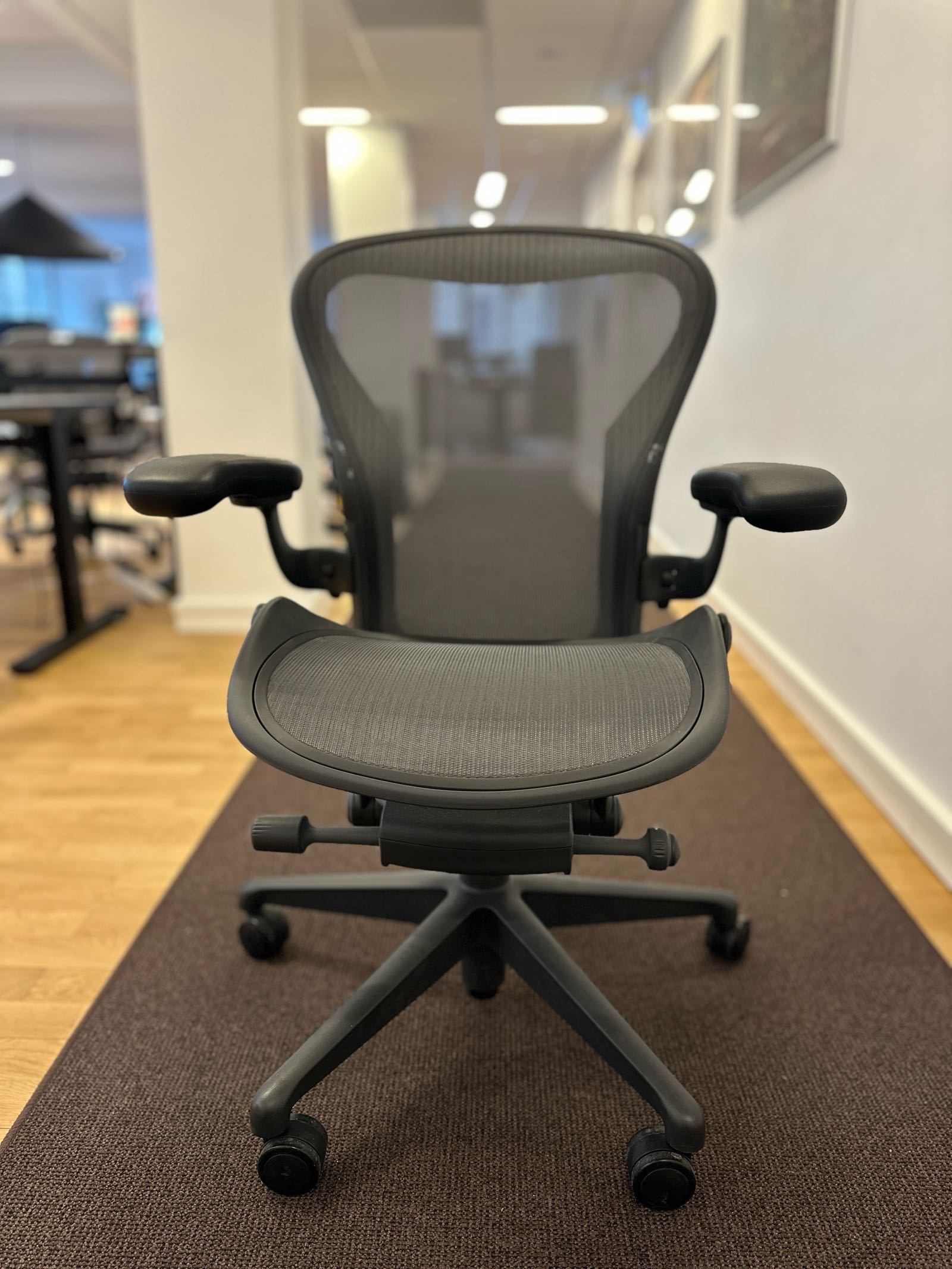 Kontorsstol Herman Miller Aeron m rkgr 60114 via konkursauktion