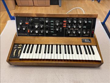 Synthesizer - Moog Minimoog