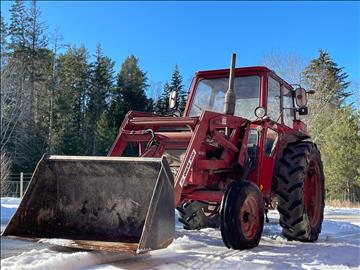 Traktor Volvo BM 430 T med lastarm skopa och gafflar